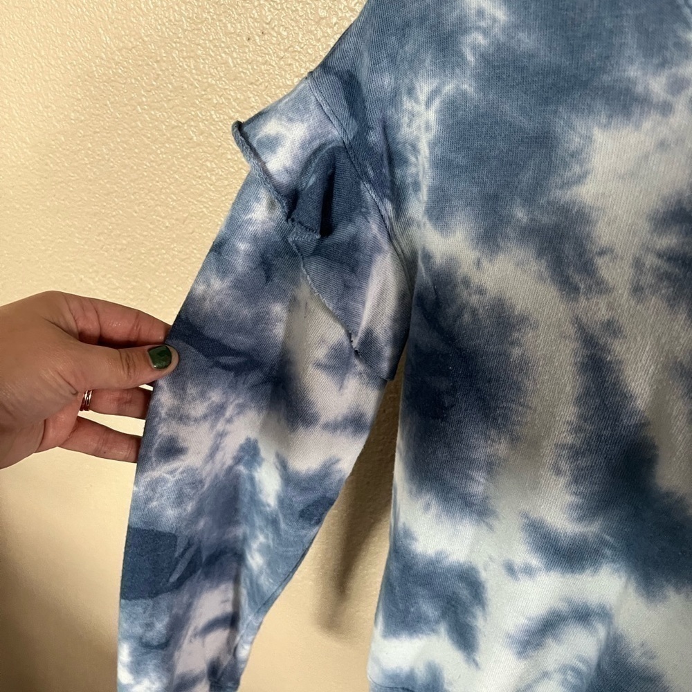 SO blue and white sweater - Picture 4 of 6
